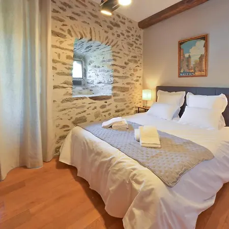 Villa Newly Renovated Fort With Panoramic Landscape View Jacuzzi & Billiard *