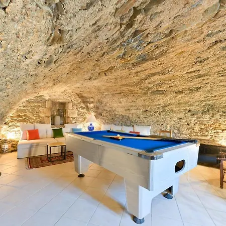 Newly Renovated Fort With Panoramic Landscape View Jacuzzi & Billiard *