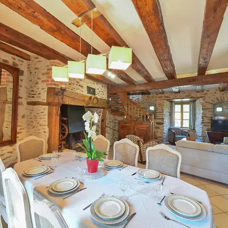 Newly Renovated Fort With Panoramic Landscape View Jacuzzi & Billiard Villa Leynhac