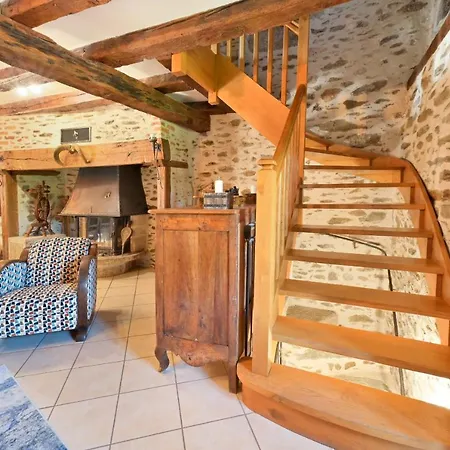 Newly Renovated Fort With Panoramic Landscape View Jacuzzi & Billiard Leynhac