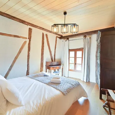 Villa Newly Renovated Fort With Panoramic Landscape View Jacuzzi & Billiard *