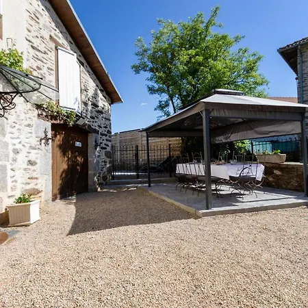 Villa Newly Renovated Fort With Panoramic Landscape View Jacuzzi & Billiard *