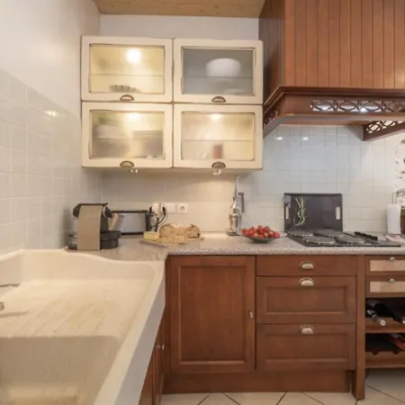 Newly Renovated With Panoramic Landscape View Jacuzzi & Billiard *