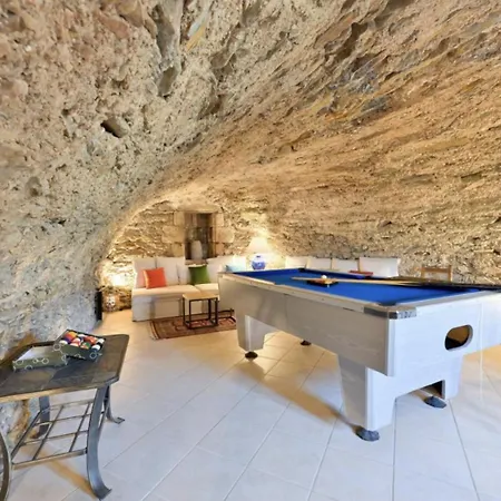 بيت للعطل Newly Renovated With Panoramic Landscape View Jacuzzi & Billiard