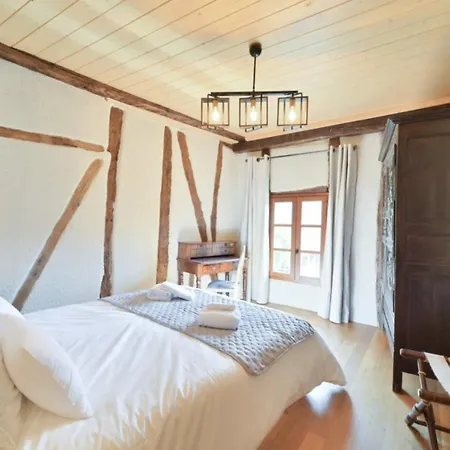 Newly Renovated With Panoramic Landscape View Jacuzzi & Billiard * Leynhac